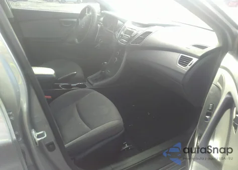 2015 Hyundai Elantra Se z USA, uszkodzony, nr VIN 5NPDH4AE4FH647864